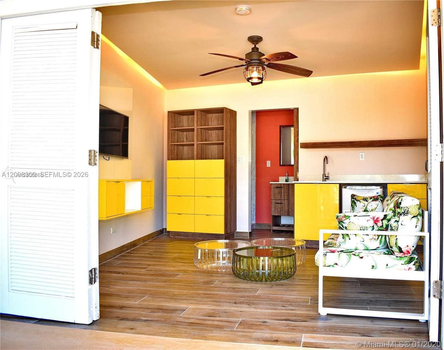 5055 Collins Ave #CAB16 photo 1