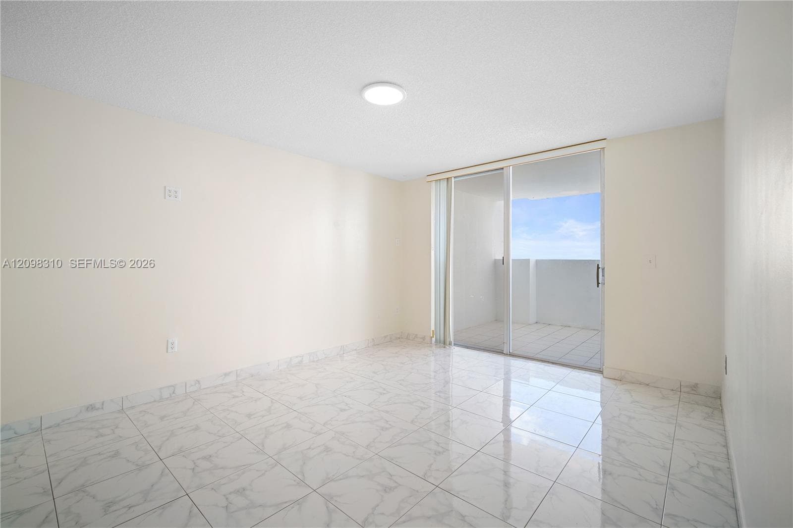 COMMODORE PLAZA CONDO · #PH06 in Aventura - Photo 17