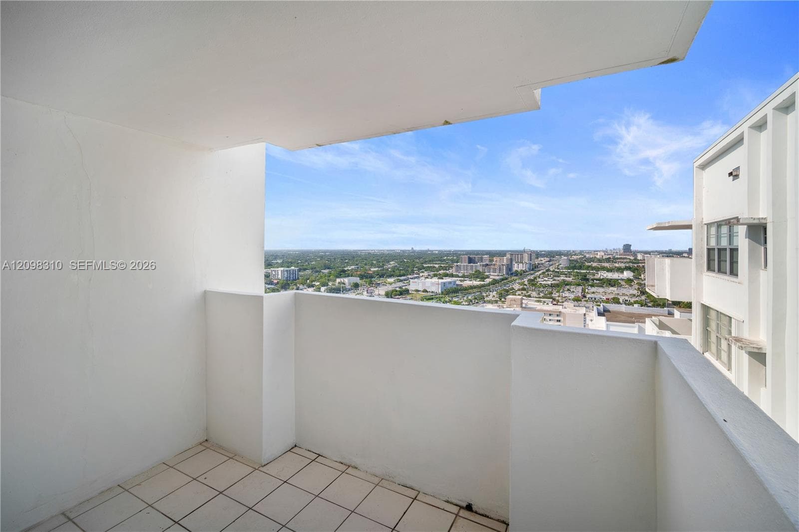 COMMODORE PLAZA CONDO · #PH06 in Aventura - Photo 26