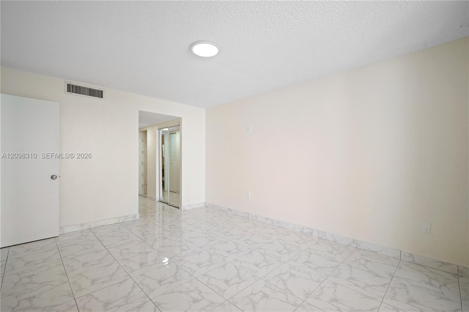 COMMODORE PLAZA CONDO · #PH06 in Aventura - Photo 20