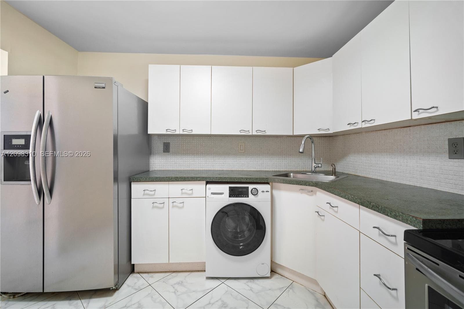 COMMODORE PLAZA CONDO · #PH06 in Aventura - Photo 14