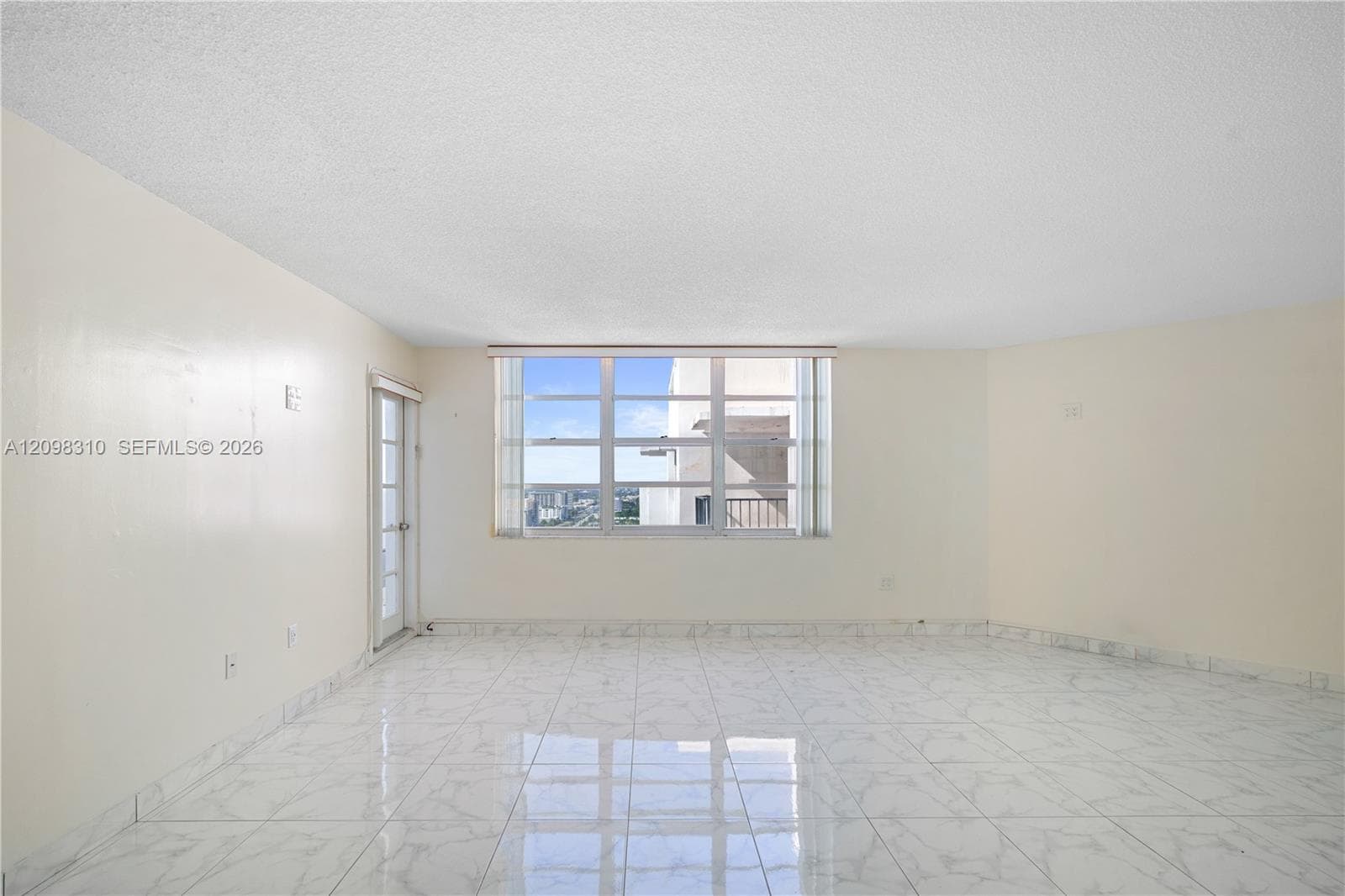 COMMODORE PLAZA CONDO · #PH06 in Aventura - Photo 15