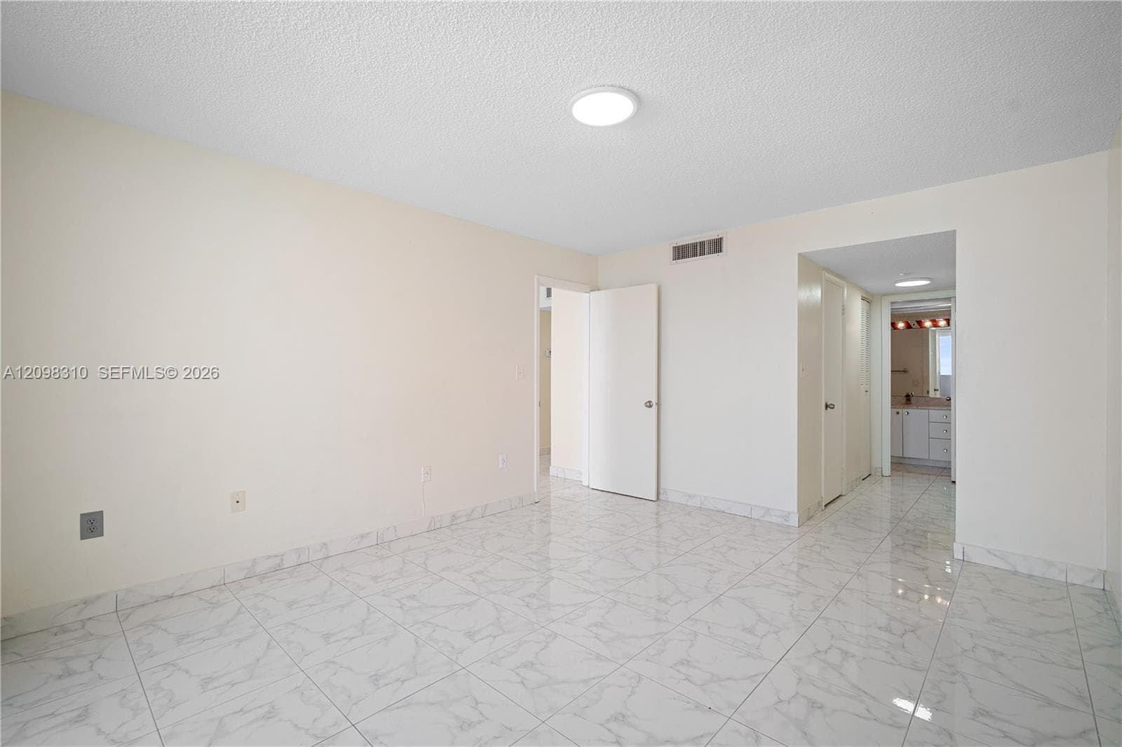 COMMODORE PLAZA CONDO · #PH06 in Aventura - Photo 19