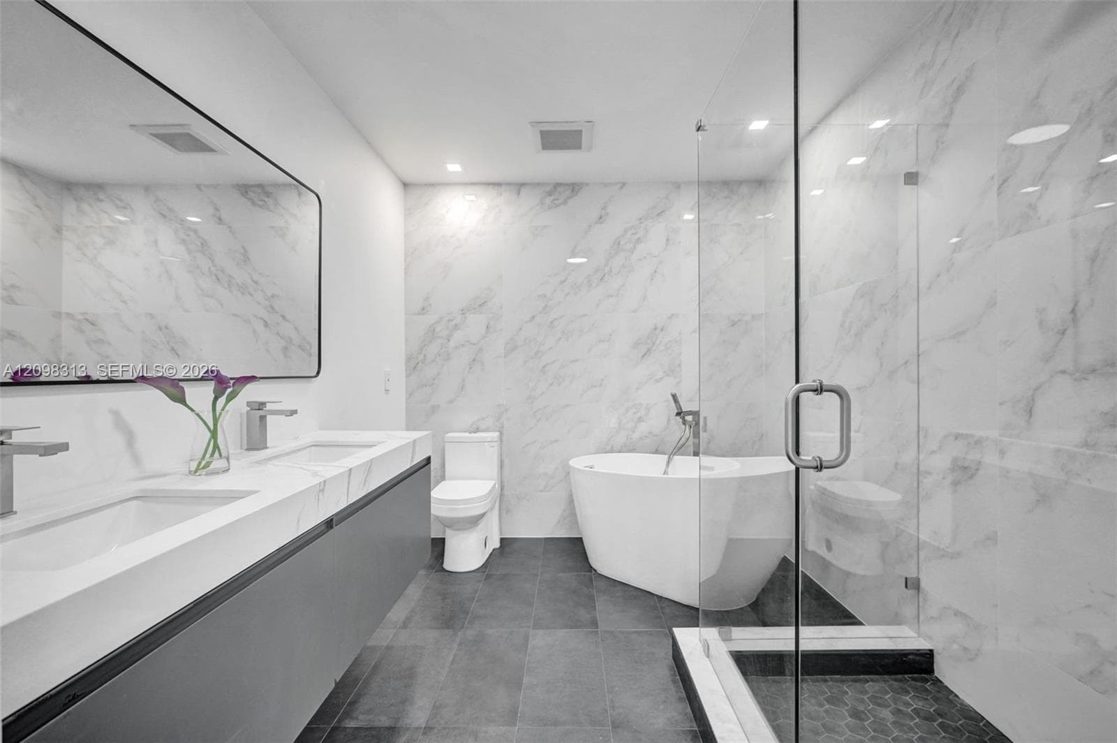 1000 NW N River Dr #6 photo 31