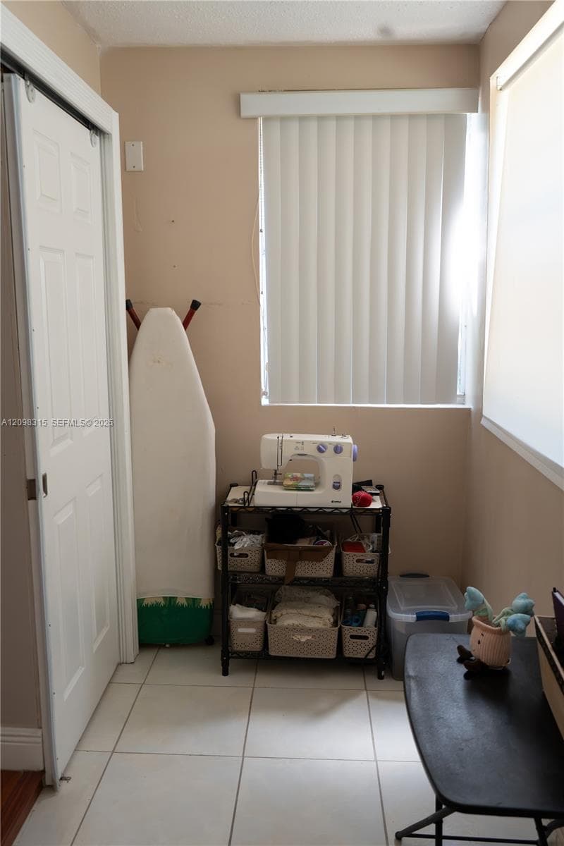 extra space in master bedroom for office, hobby room, etc.