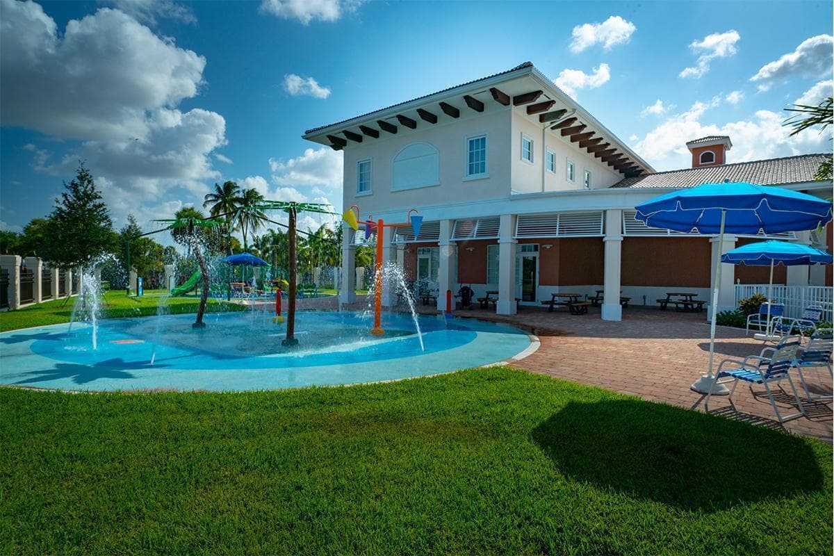 SWIM & RACQUET KIDDIE POOL