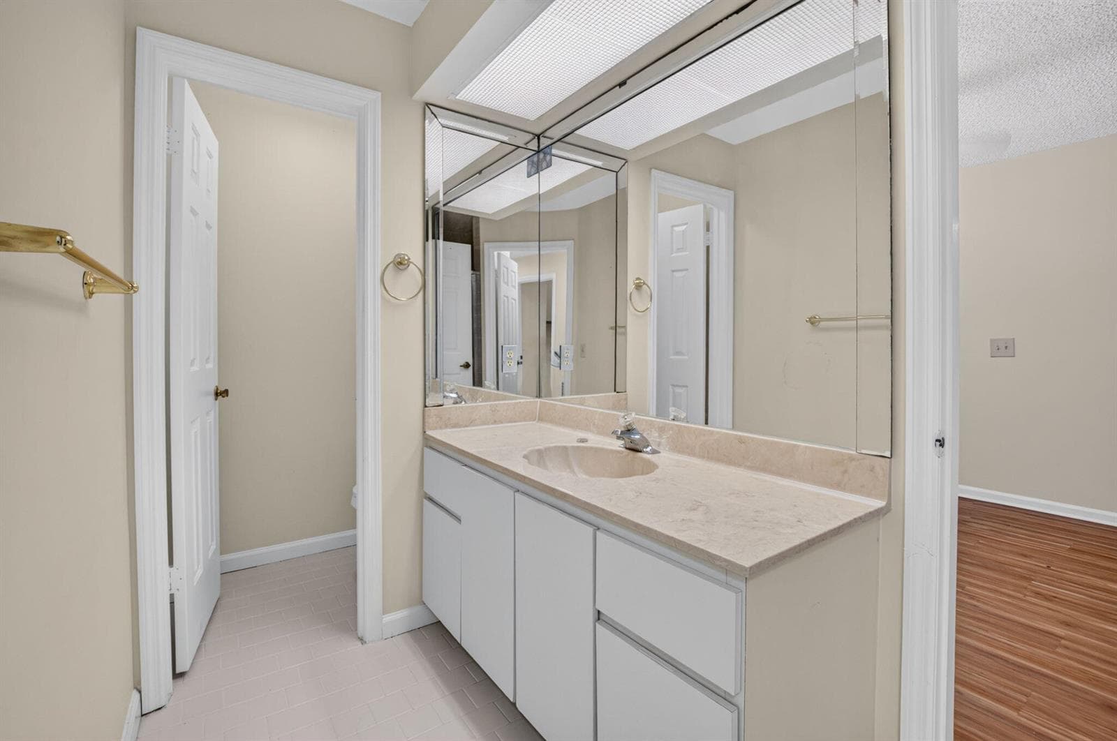 GUEST BATH