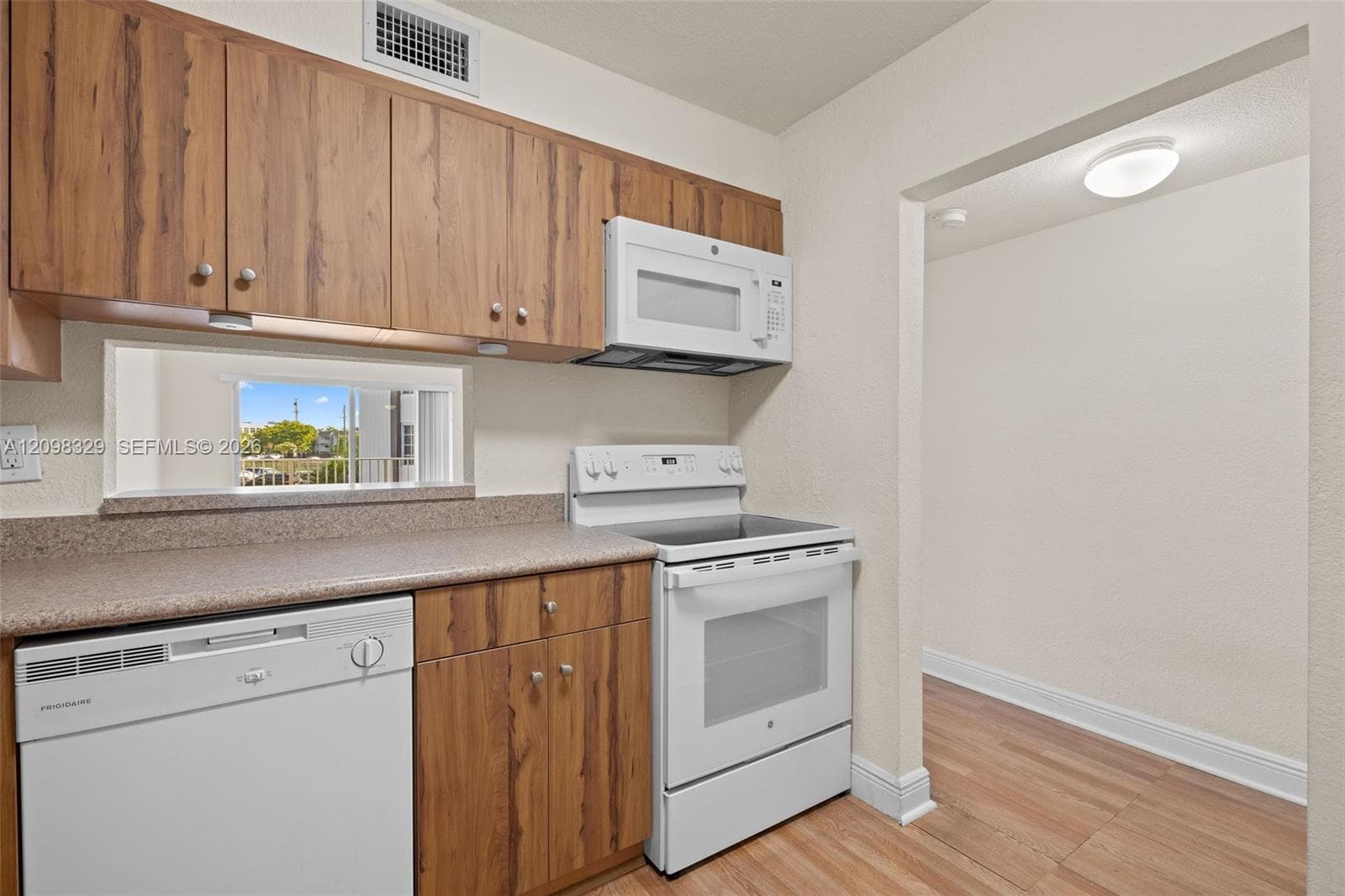 DORAL GARDENS II CONDO · #201 in Doral - Photo 6