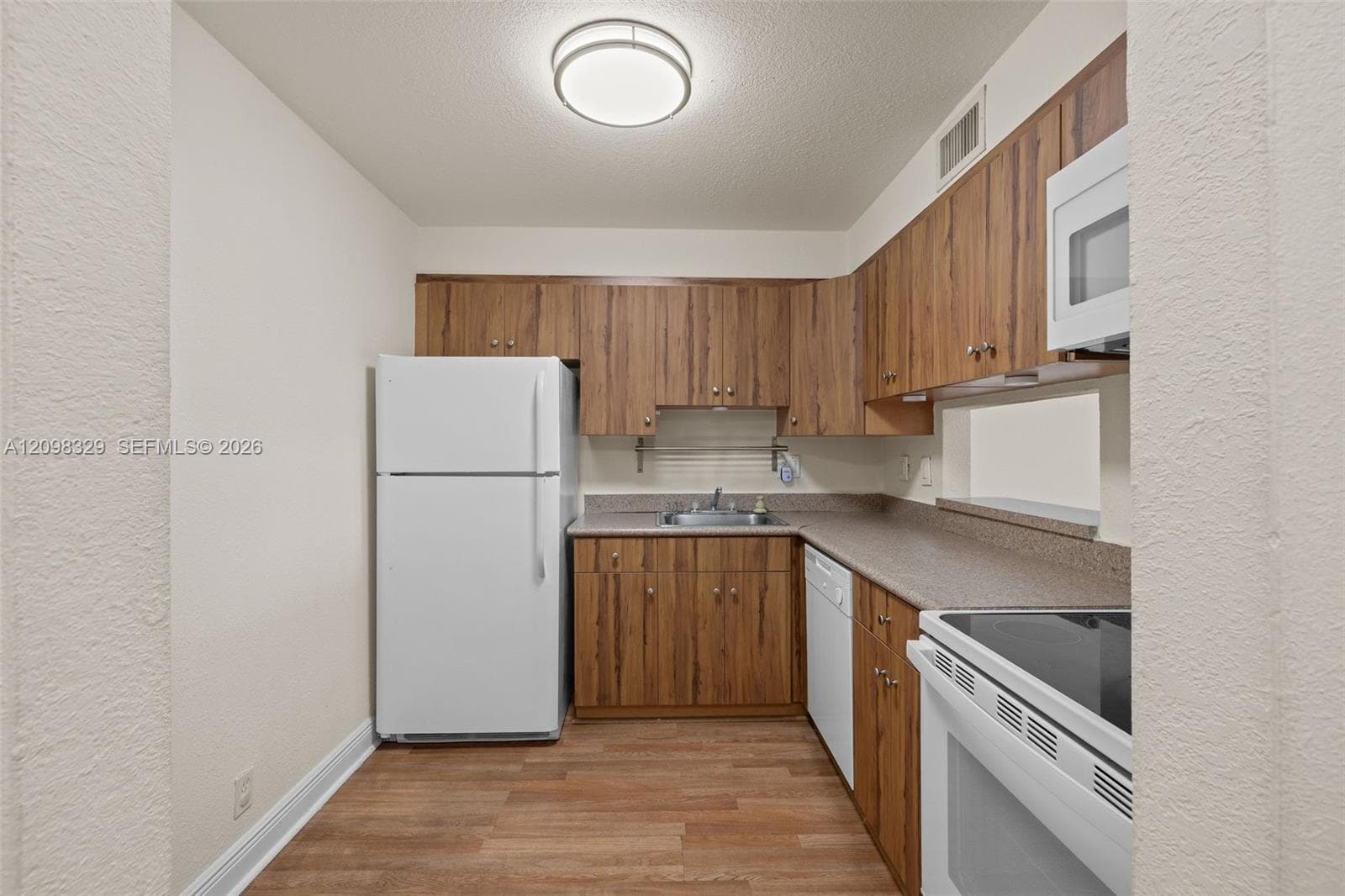 DORAL GARDENS II CONDO · #201 in Doral - Photo 5