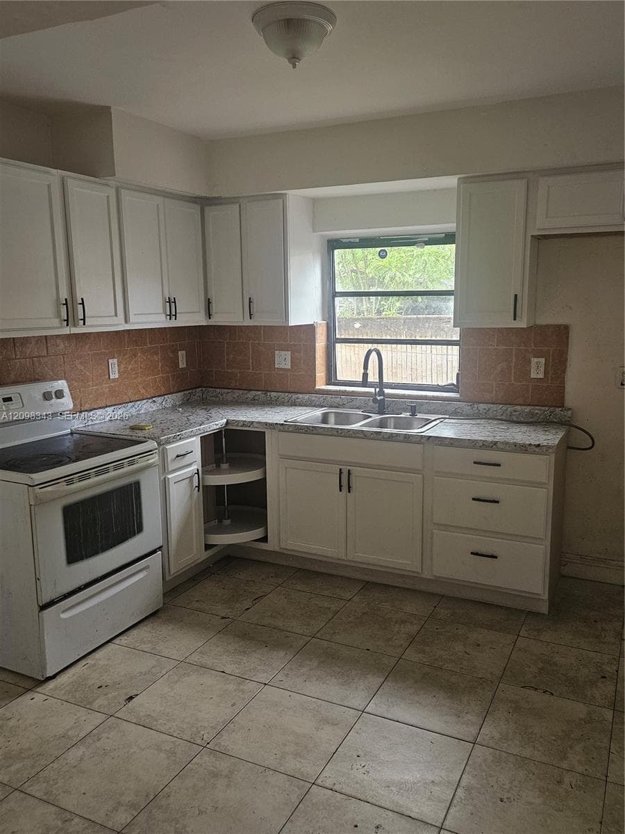 10951 NE 3rd Ave #0 photo 2
