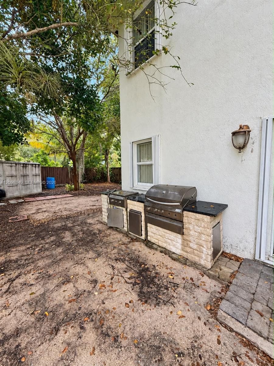 3663 NE 2nd Ct photo 25