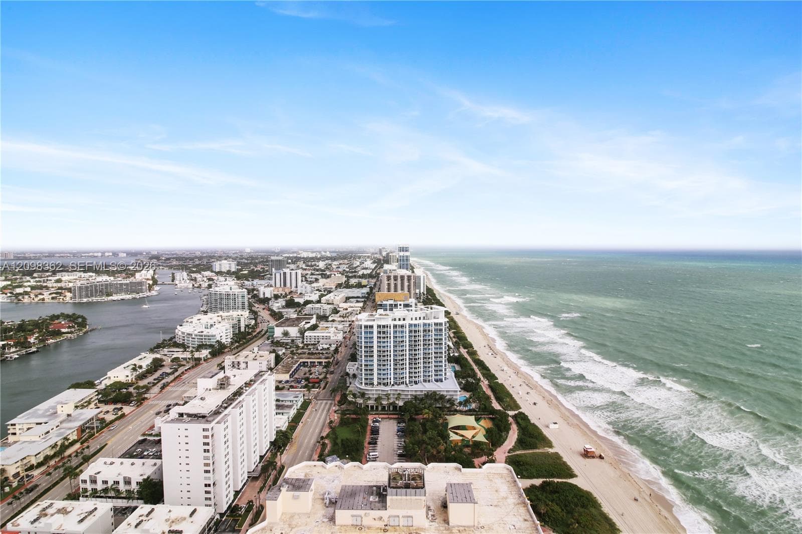 Akoya · #3909 in Miami Beach - Photo 16