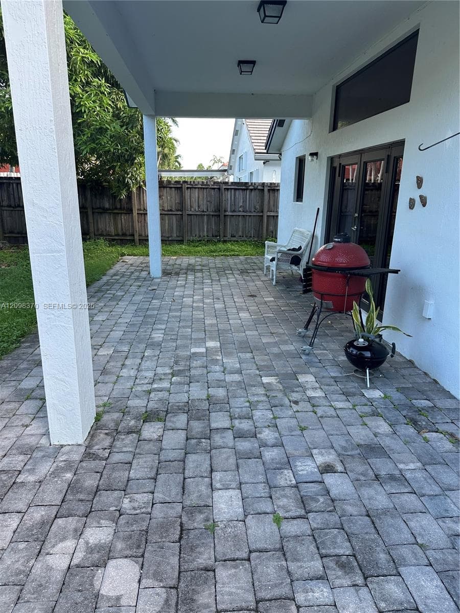 5322 SW 164 PL photo 9