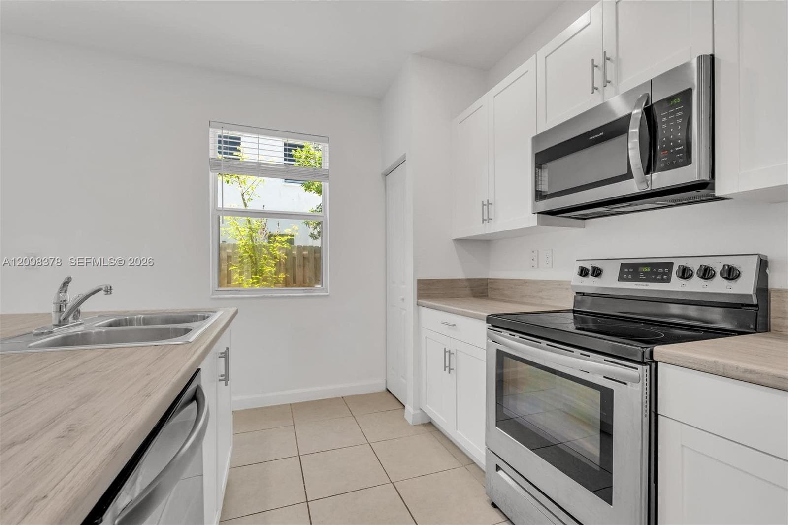 2683 SE 12th St photo 16