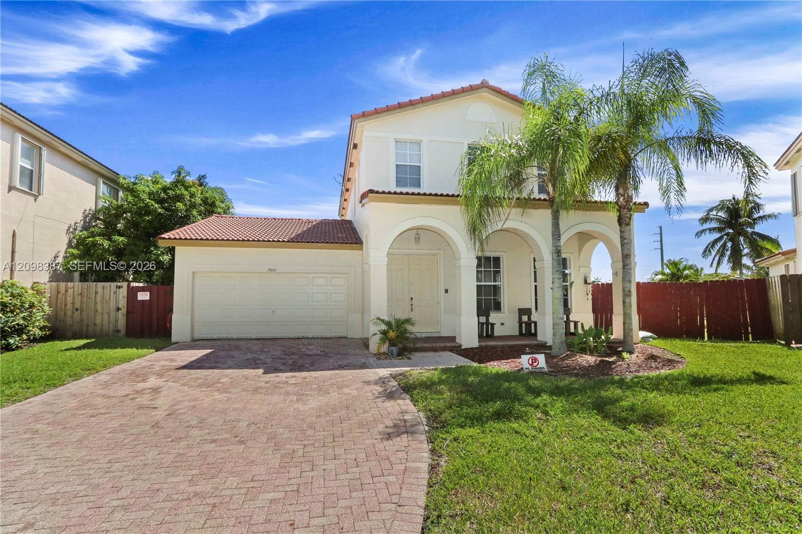 2001 NE 40th Rd #. photo 1