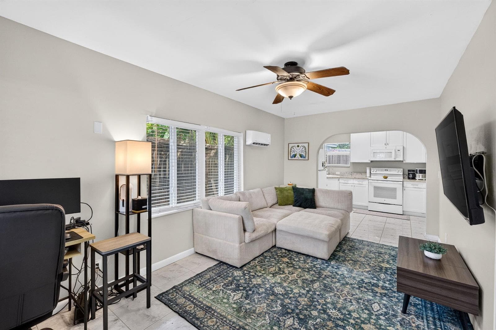 32 Guest House Living Room