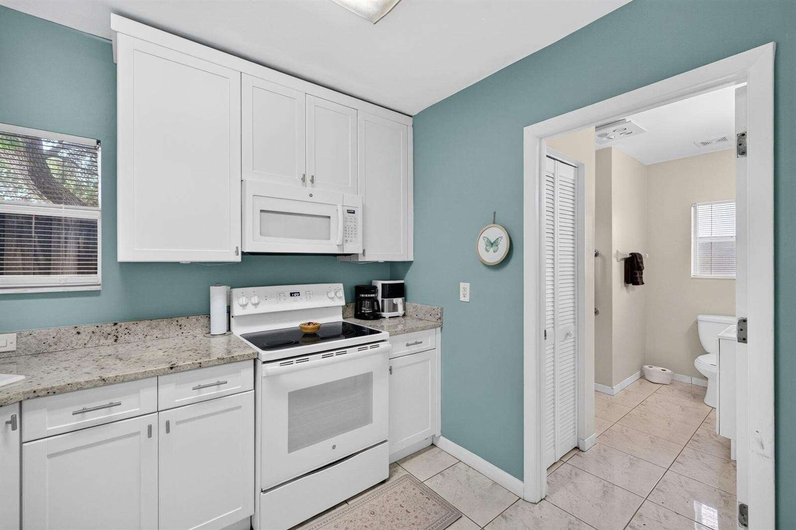 39 Guest House Kitchen