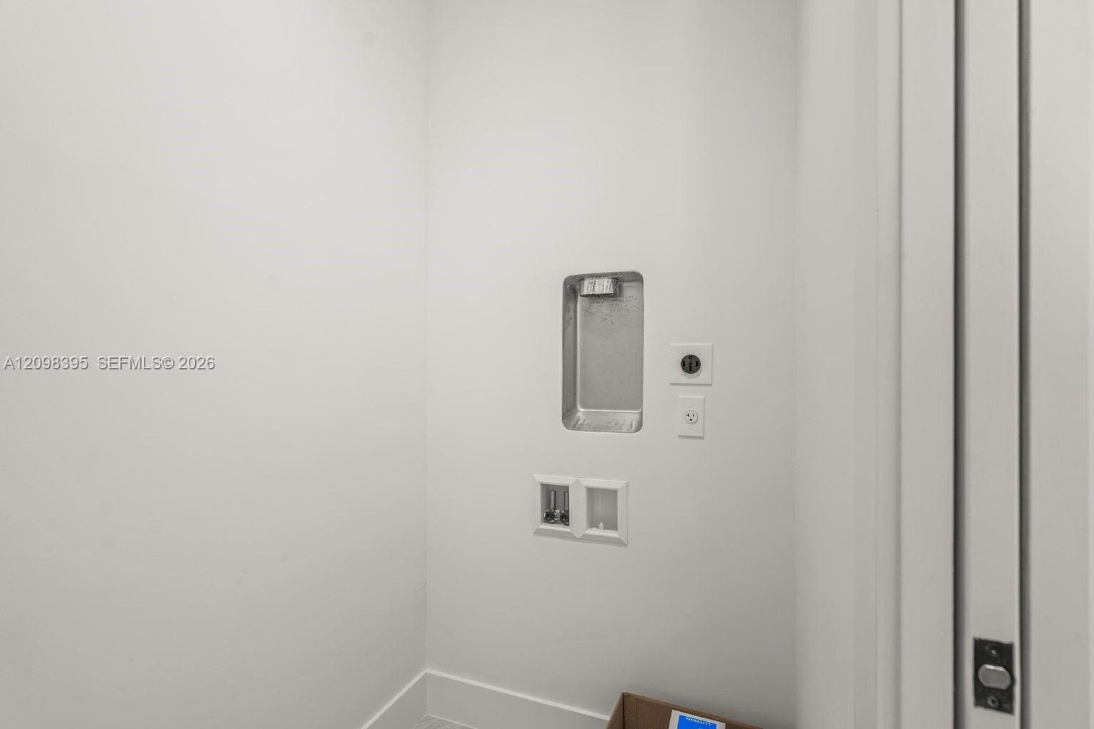 108 Ellington Ct photo 32