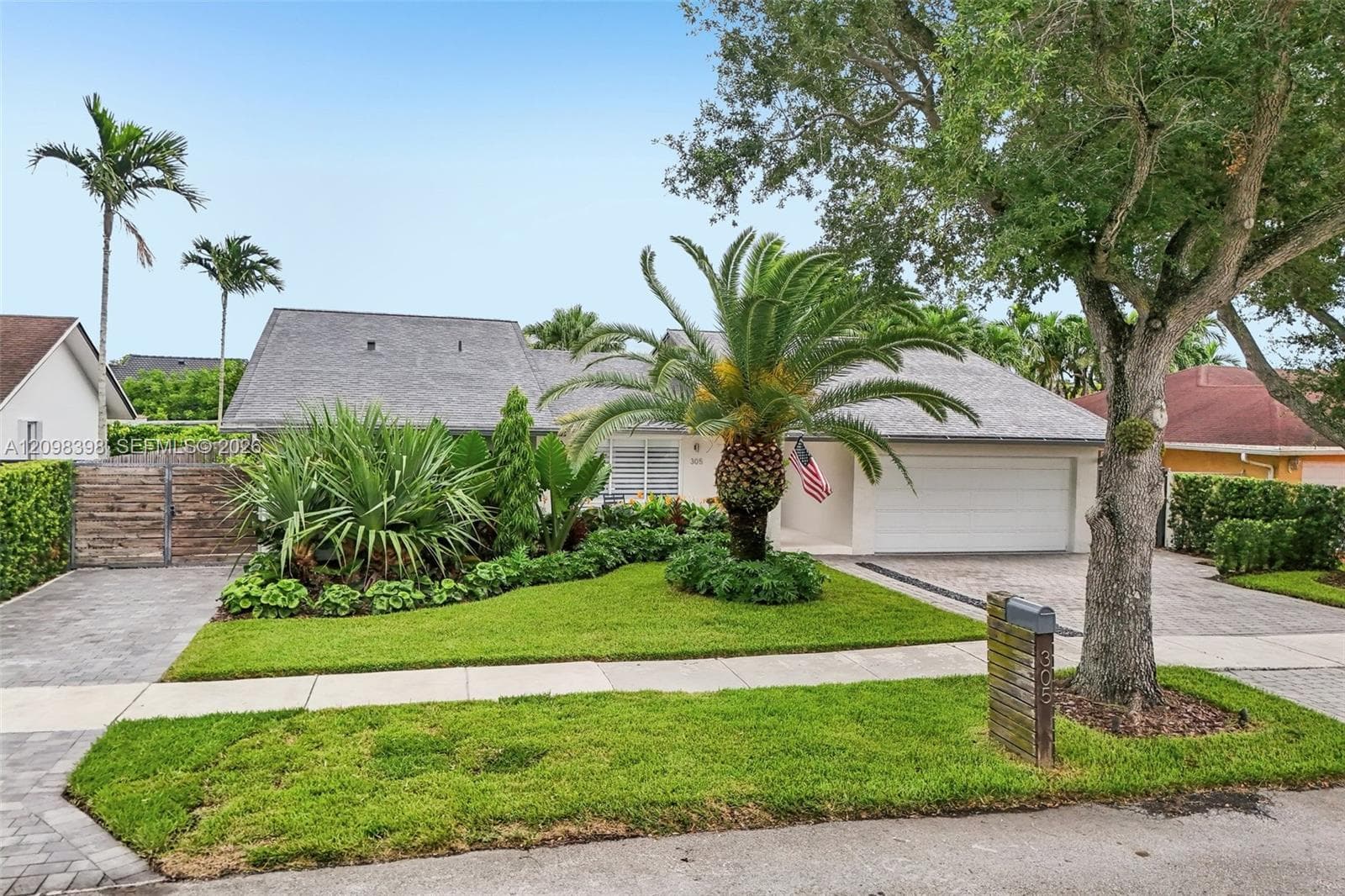 305 SW 134th Ct photo 2