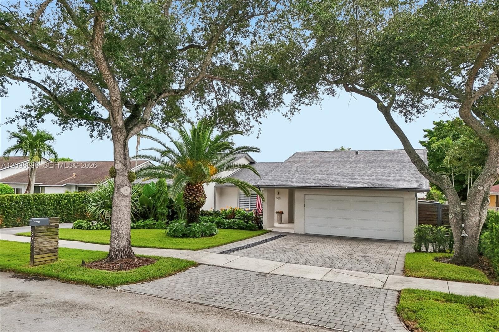 305 SW 134th Ct photo 1