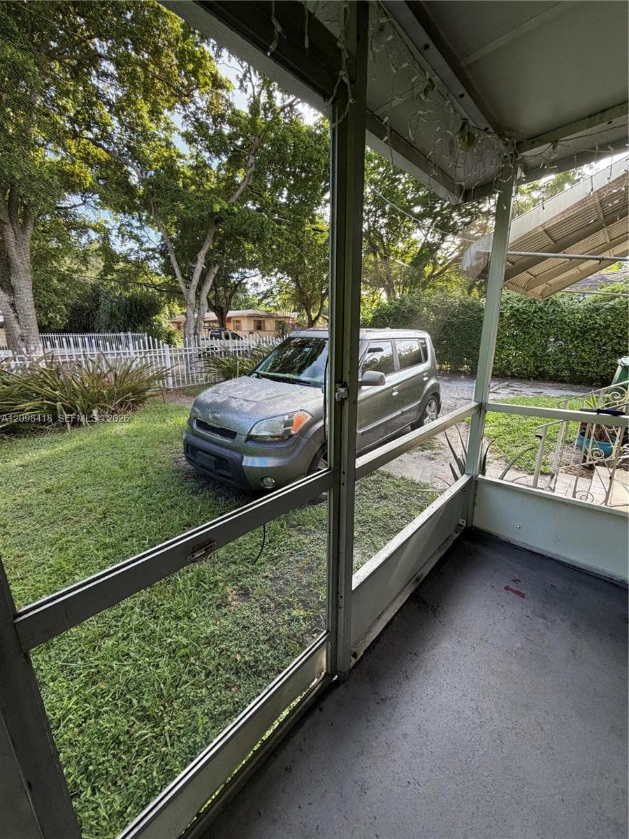 925 NW 52nd St photo 6