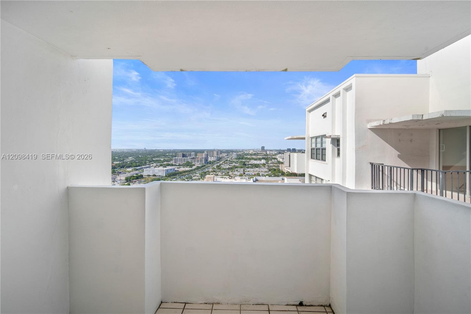 COMMODORE PLAZA CONDO · #PH06 in Aventura - Photo 27