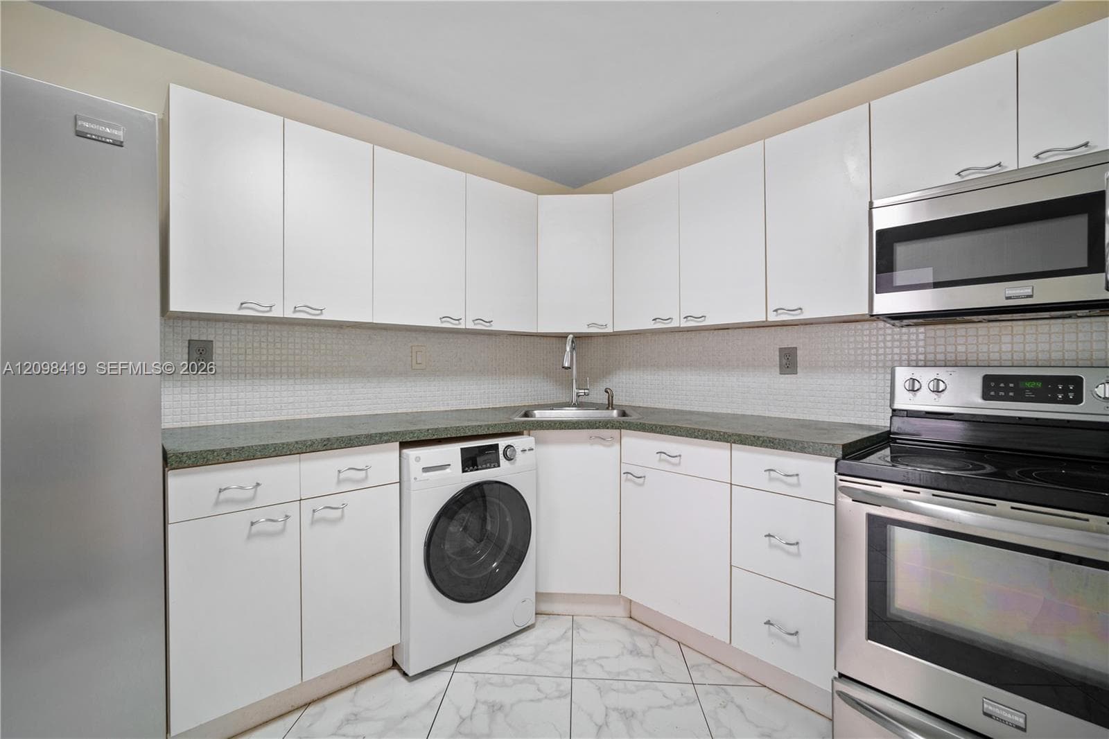 COMMODORE PLAZA CONDO · #PH06 in Aventura - Photo 13