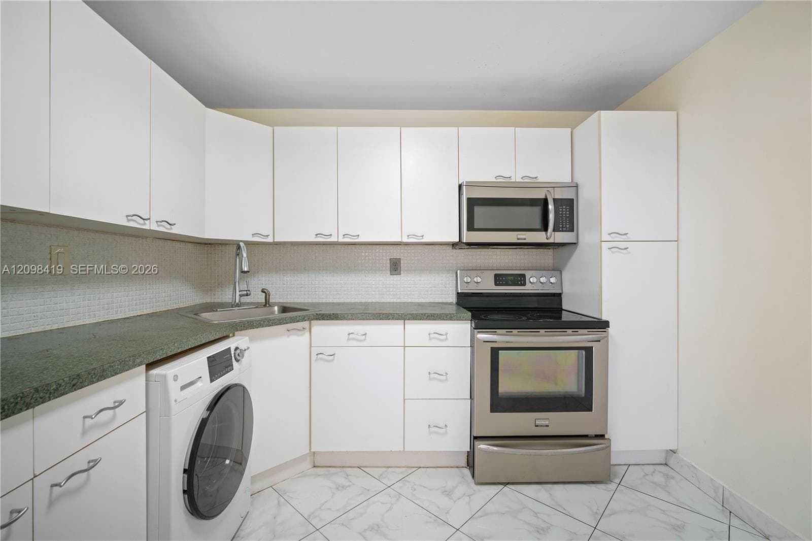 COMMODORE PLAZA CONDO · #PH06 in Aventura - Photo 12