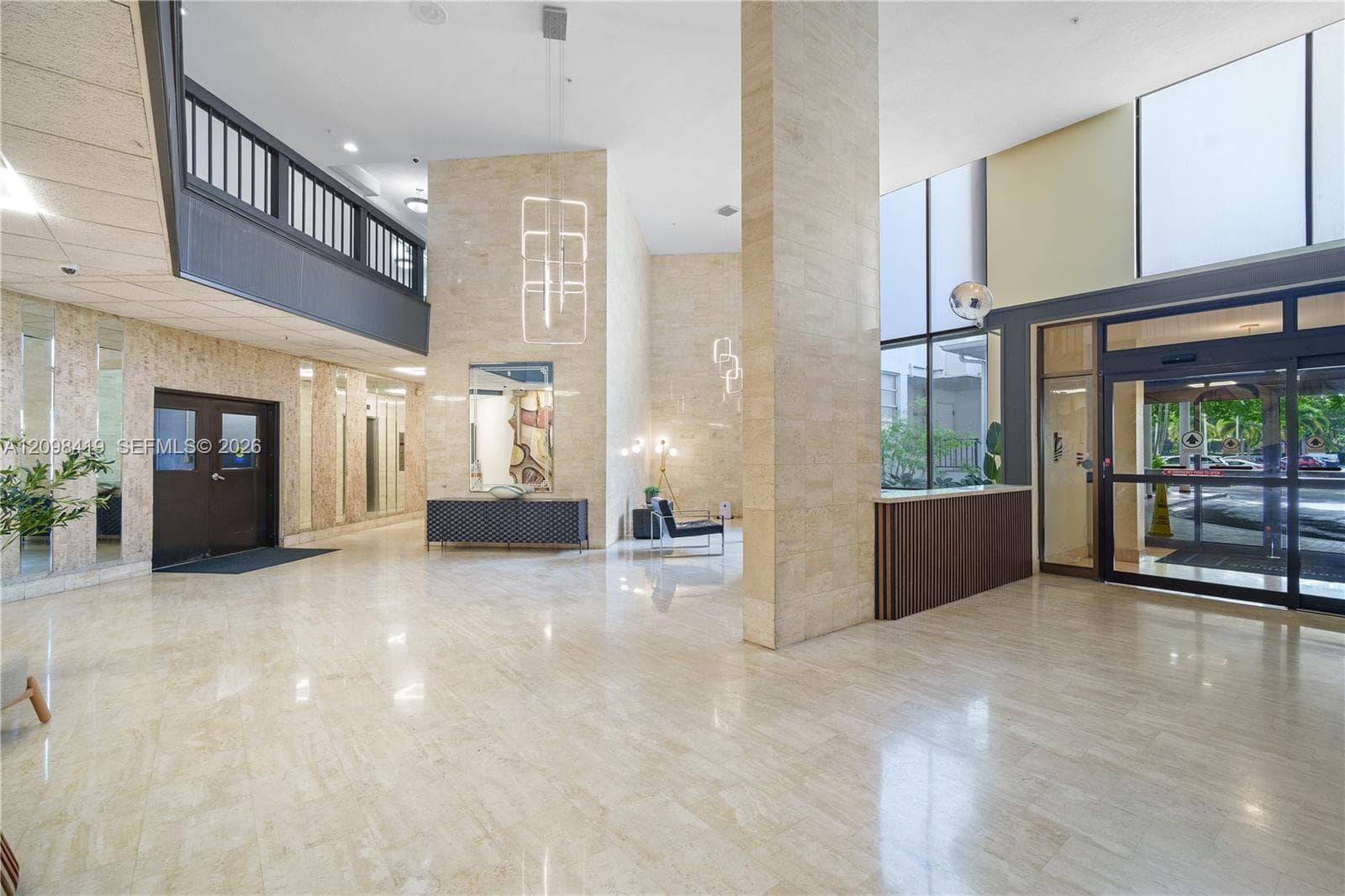 COMMODORE PLAZA CONDO · #PH06 in Aventura - Photo 5