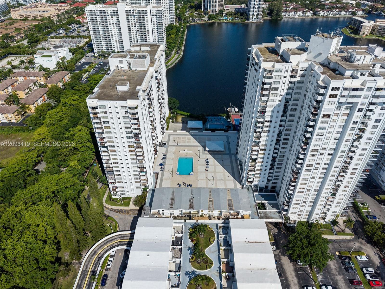 COMMODORE PLAZA CONDO · #PH06 in Aventura - Photo 30