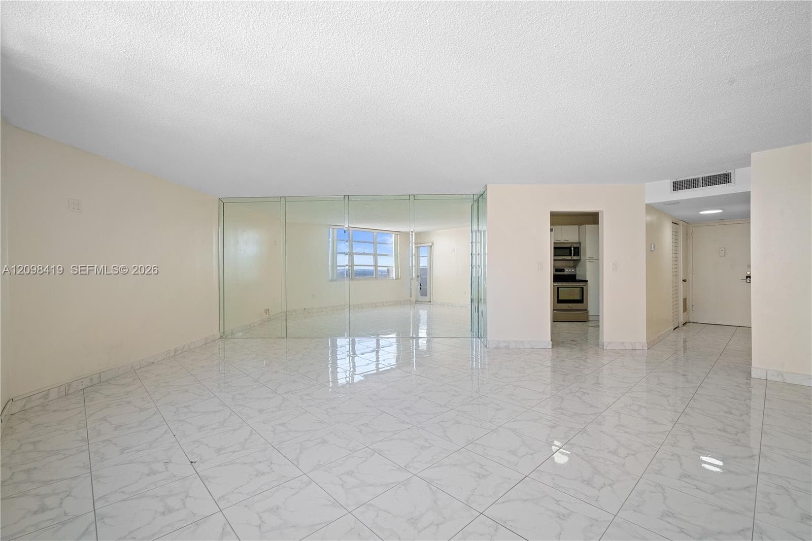 COMMODORE PLAZA CONDO · #PH06 in Aventura - Photo 10