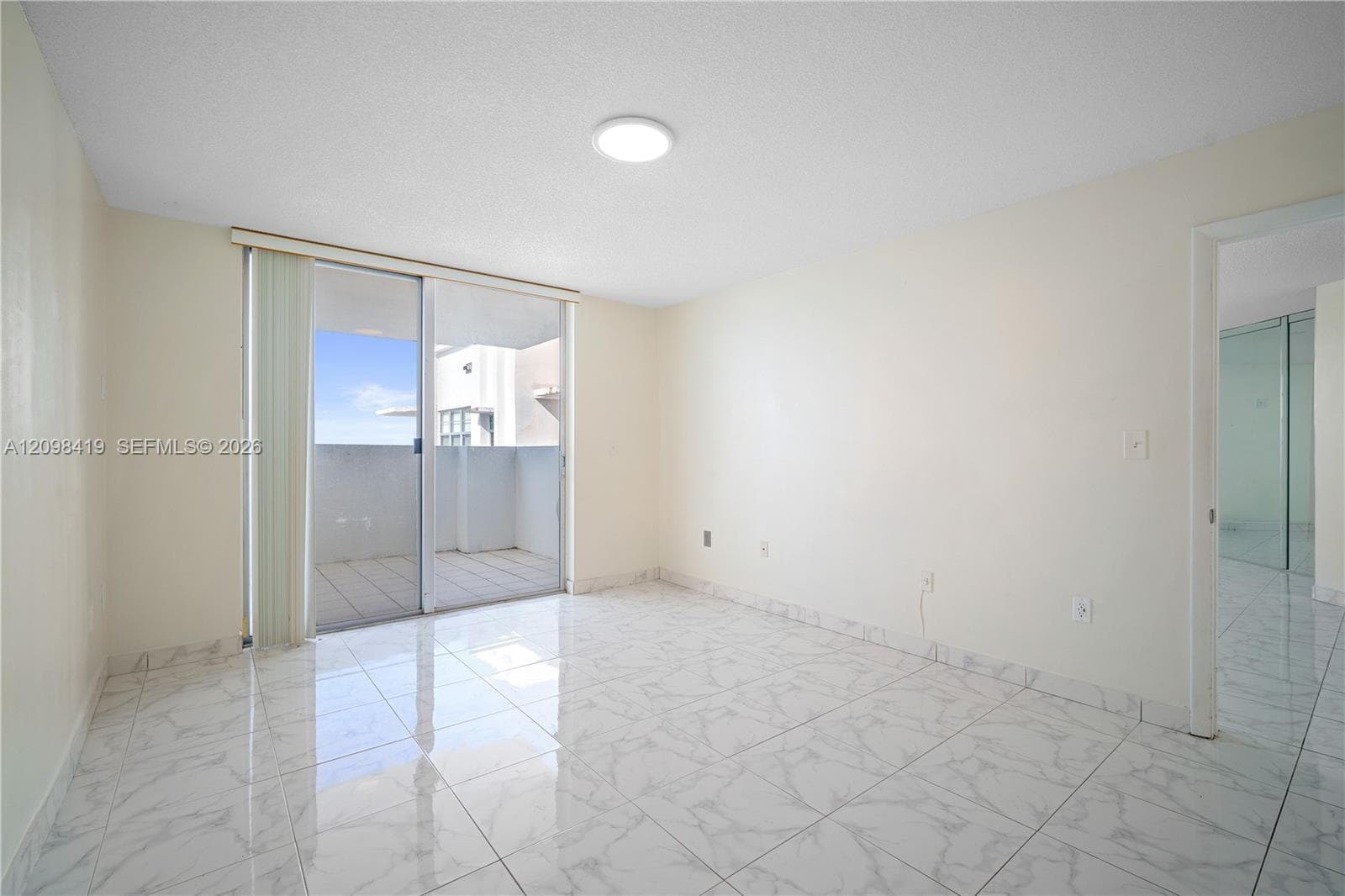 COMMODORE PLAZA CONDO · #PH06 in Aventura - Photo 18