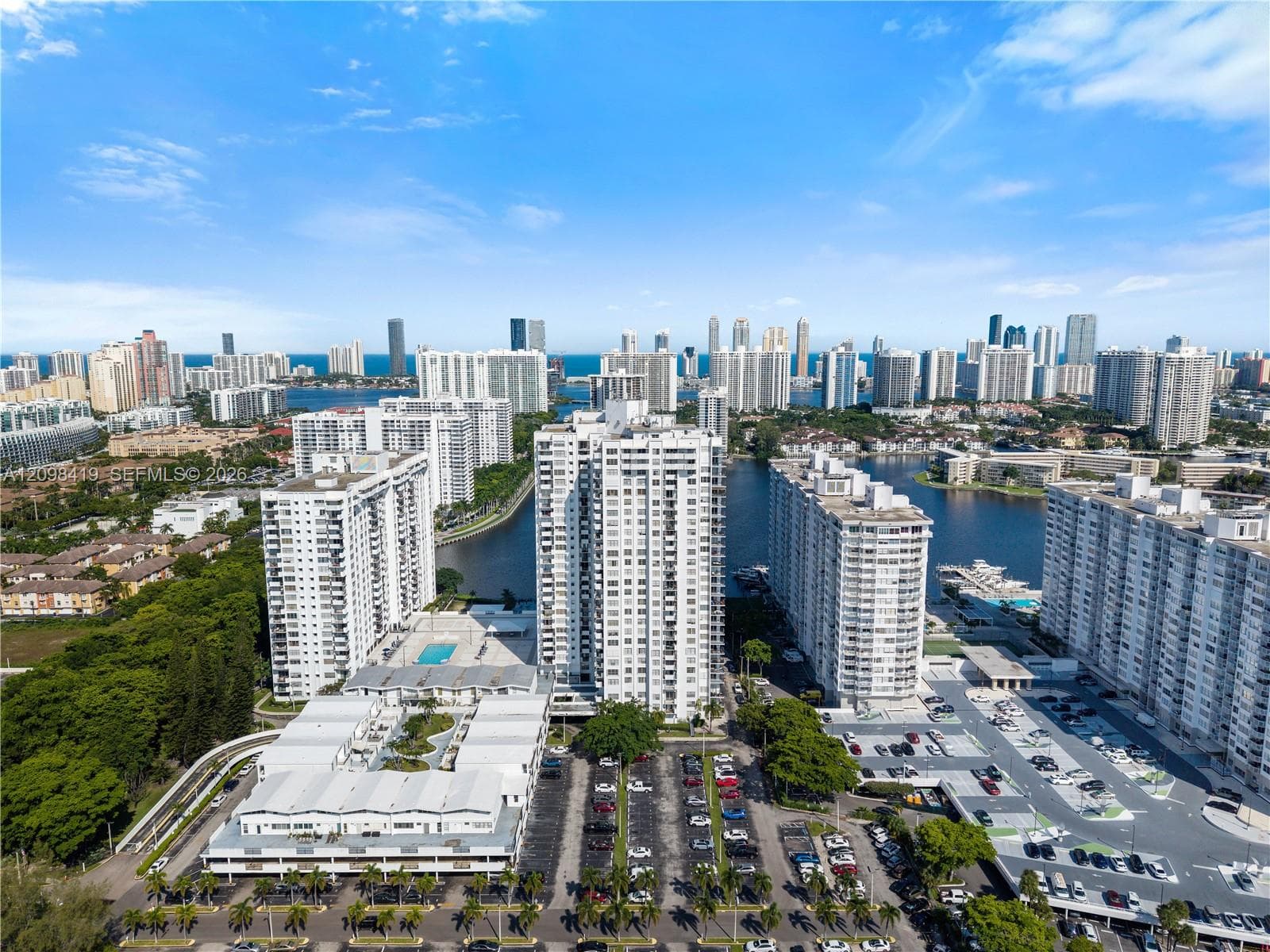 COMMODORE PLAZA CONDO · #PH06 in Aventura - Photo 31