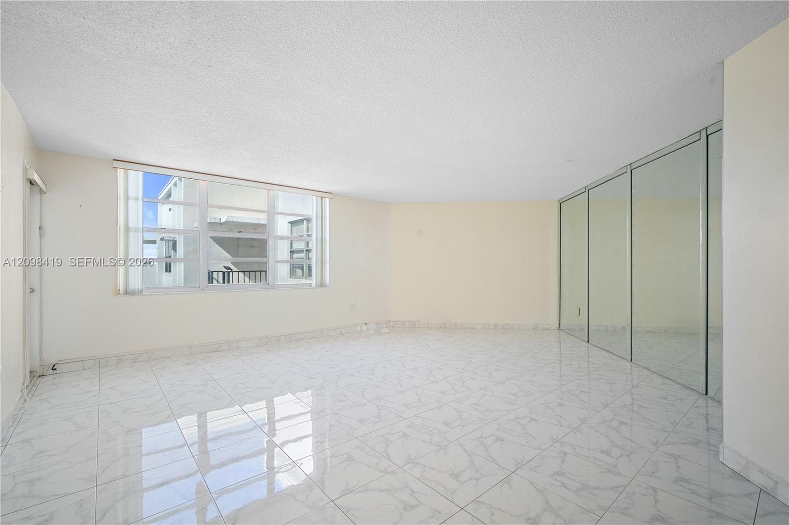 COMMODORE PLAZA CONDO · #PH06 in Aventura - Photo 8