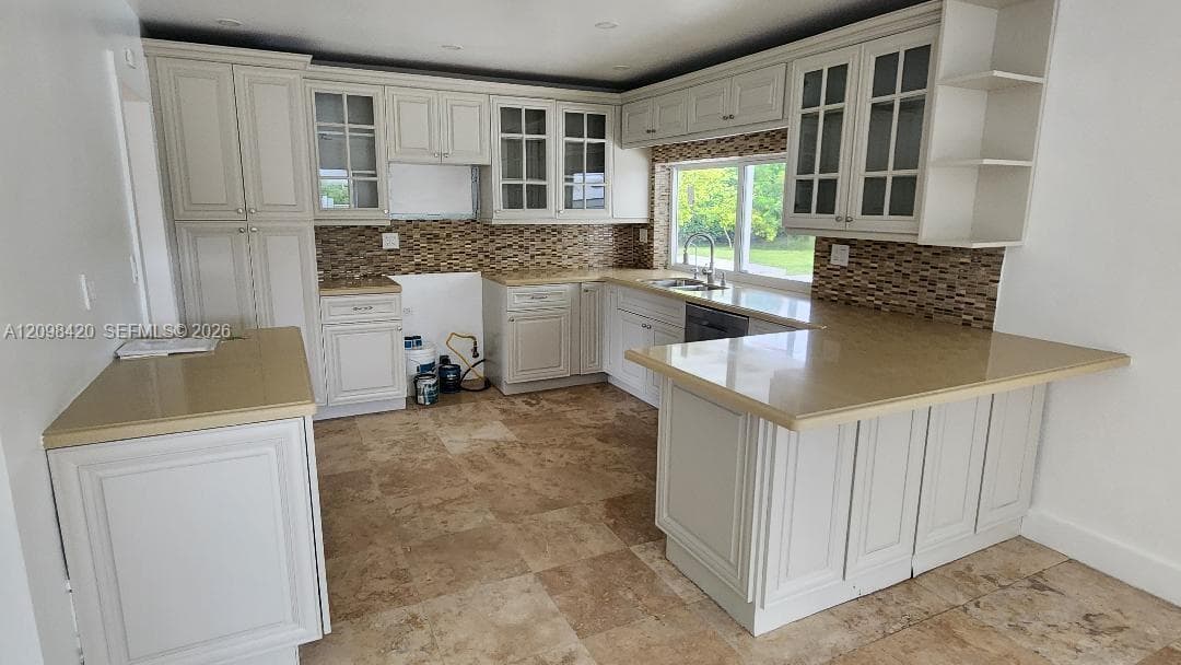 8880 SW 183rd Ter photo 2