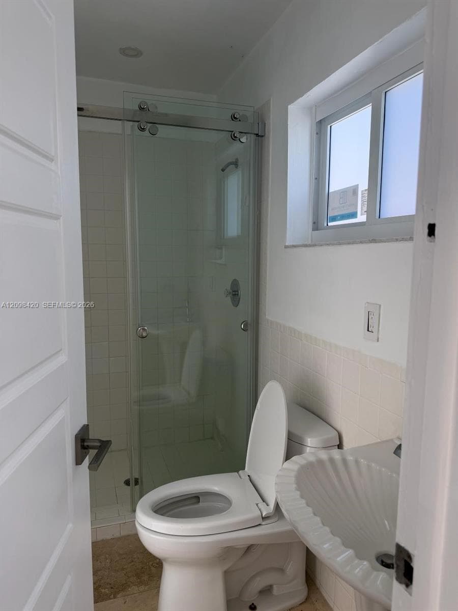8880 SW 183rd Ter photo 3