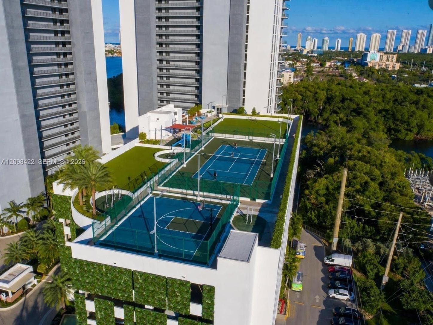 THE HARBOUR NORTH CONDO · #1006 in North Miami Beach - Photo 7
