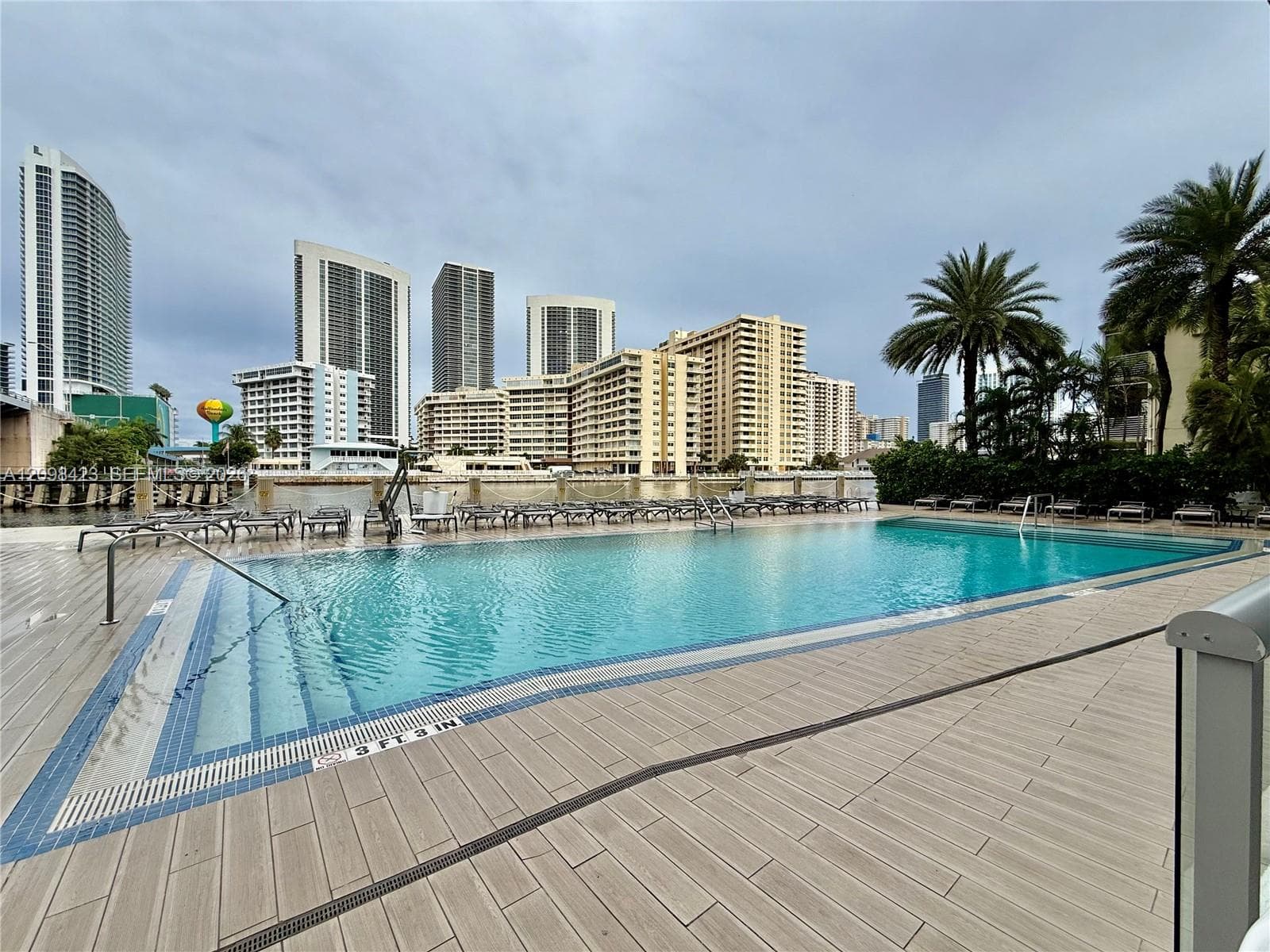BeachWalk Resort Hotel · #R2203 in Hallandale Beach - Photo 2
