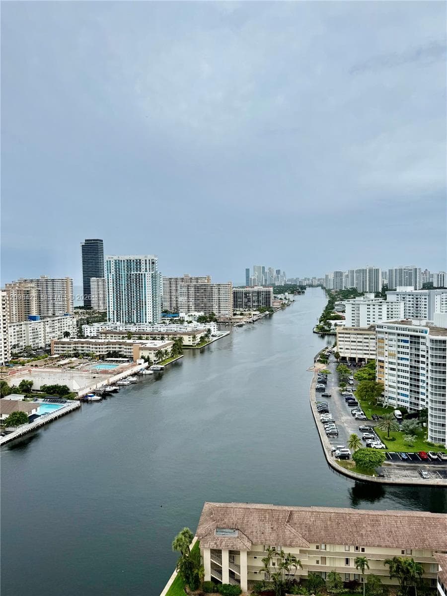 BeachWalk Resort Hotel · #R2203 in Hallandale Beach - Photo 18