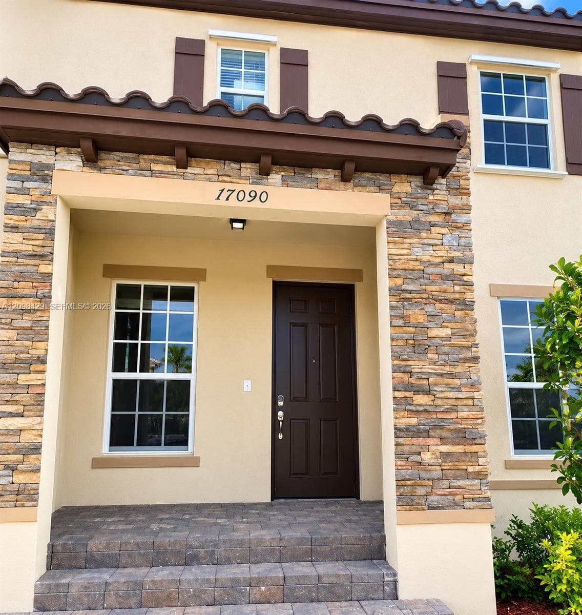 17090 SW 95th Ter #17090 photo 1