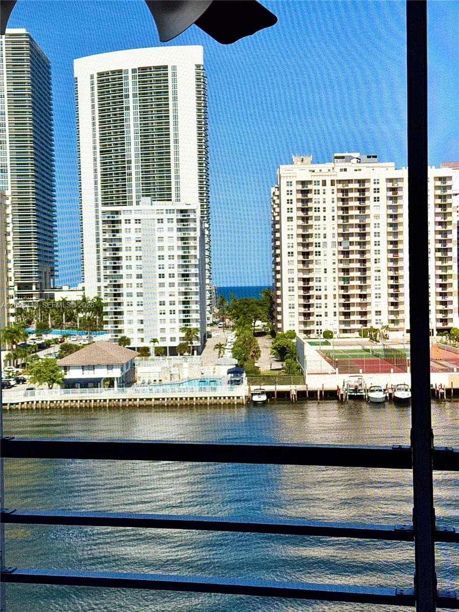 LAKE POINT TOWER CONDOMIN · #806 in Hallandale Beach - Photo 30