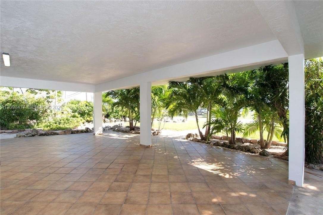 53 E Beach Rd photo 9