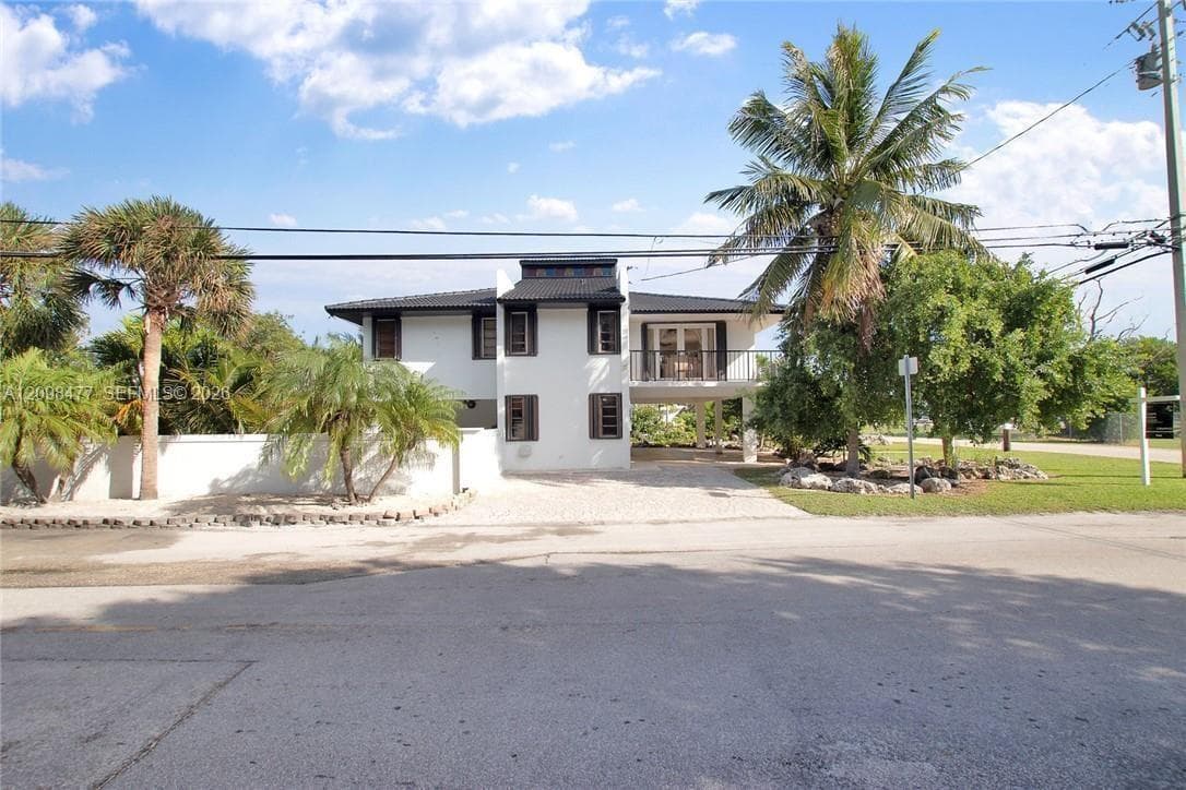 53 E Beach Rd photo 4