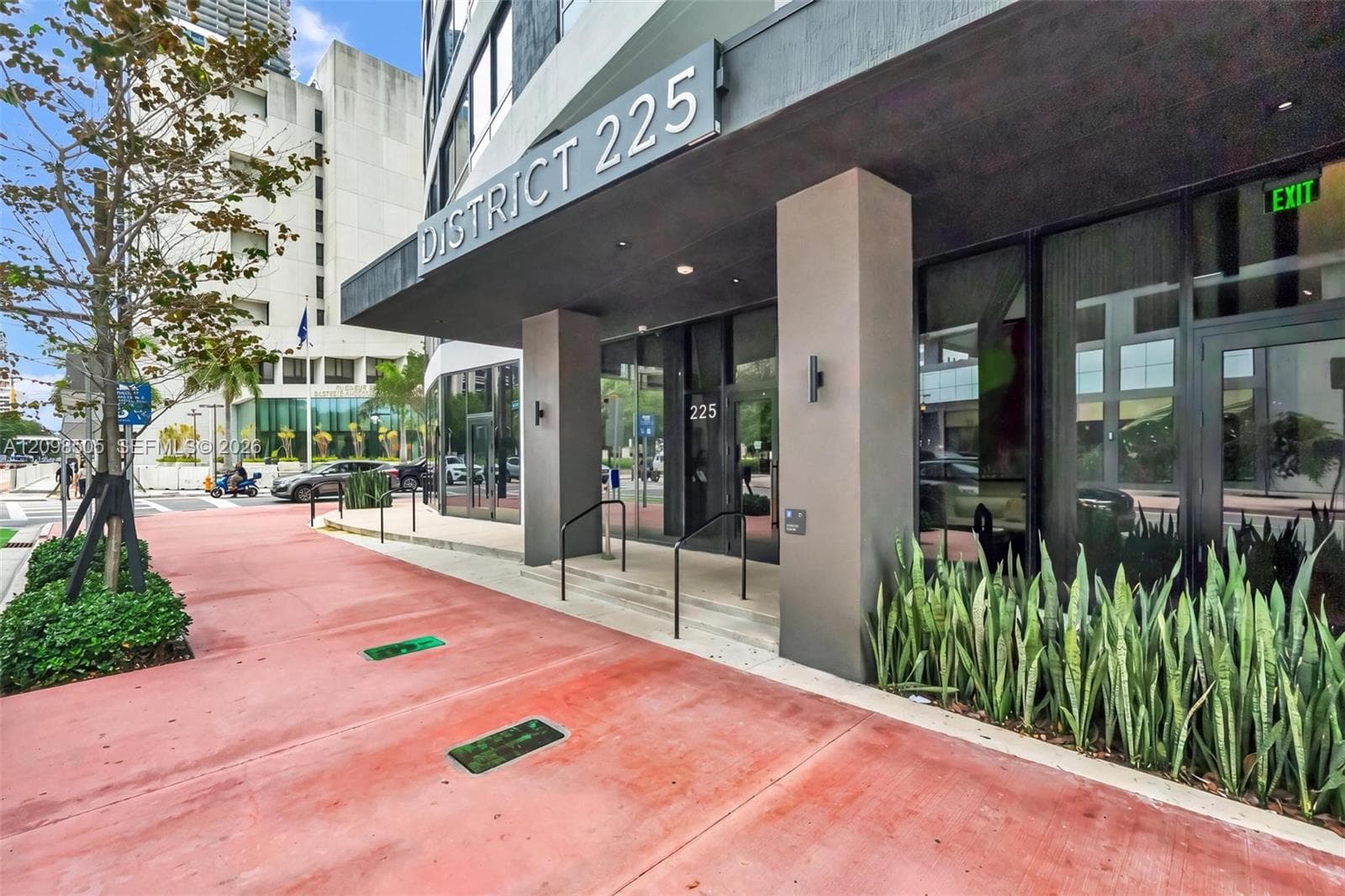 District 225 · #2208 in Miami - Photo 3