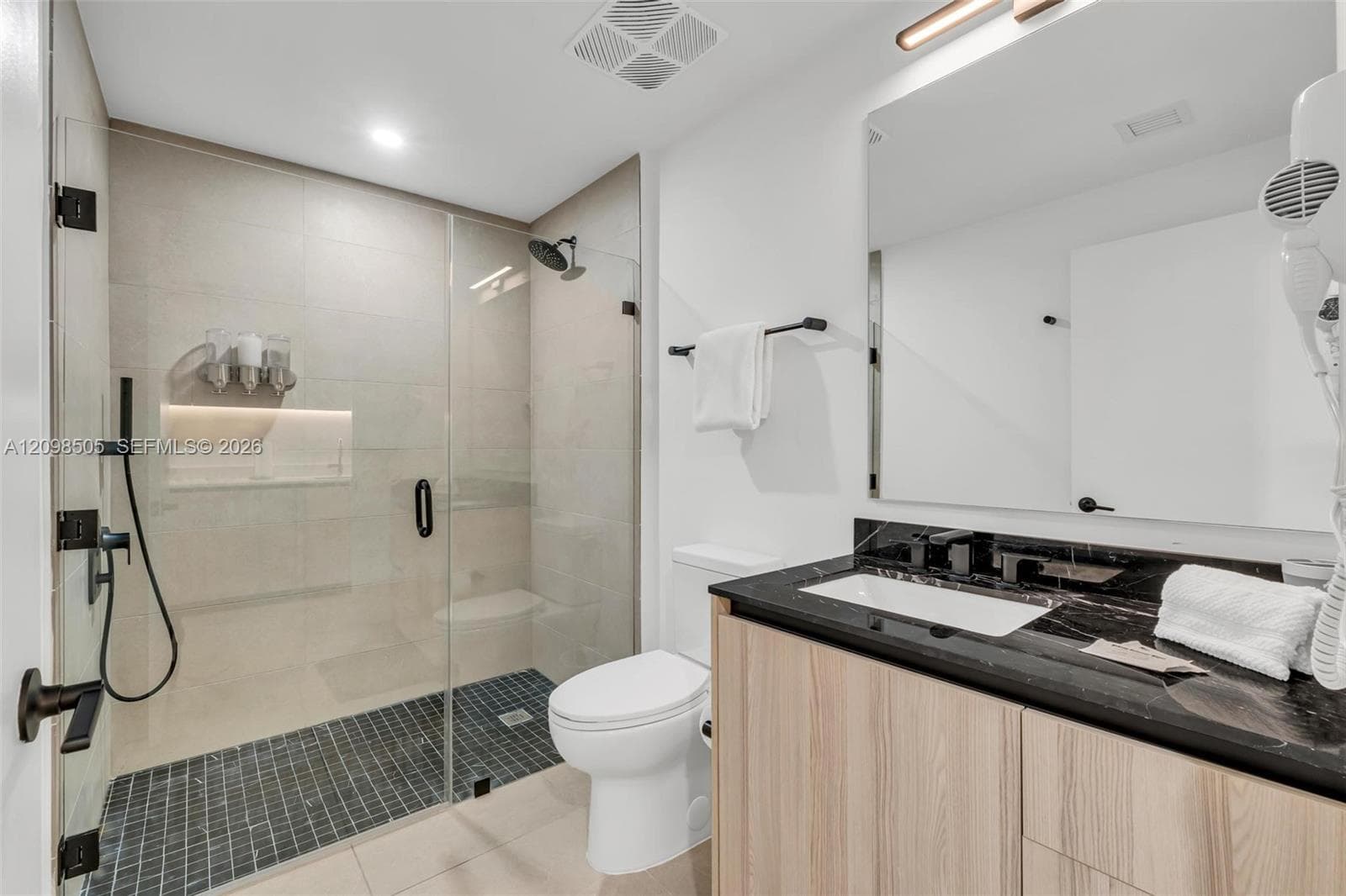 District 225 · #2208 in Miami - Photo 20