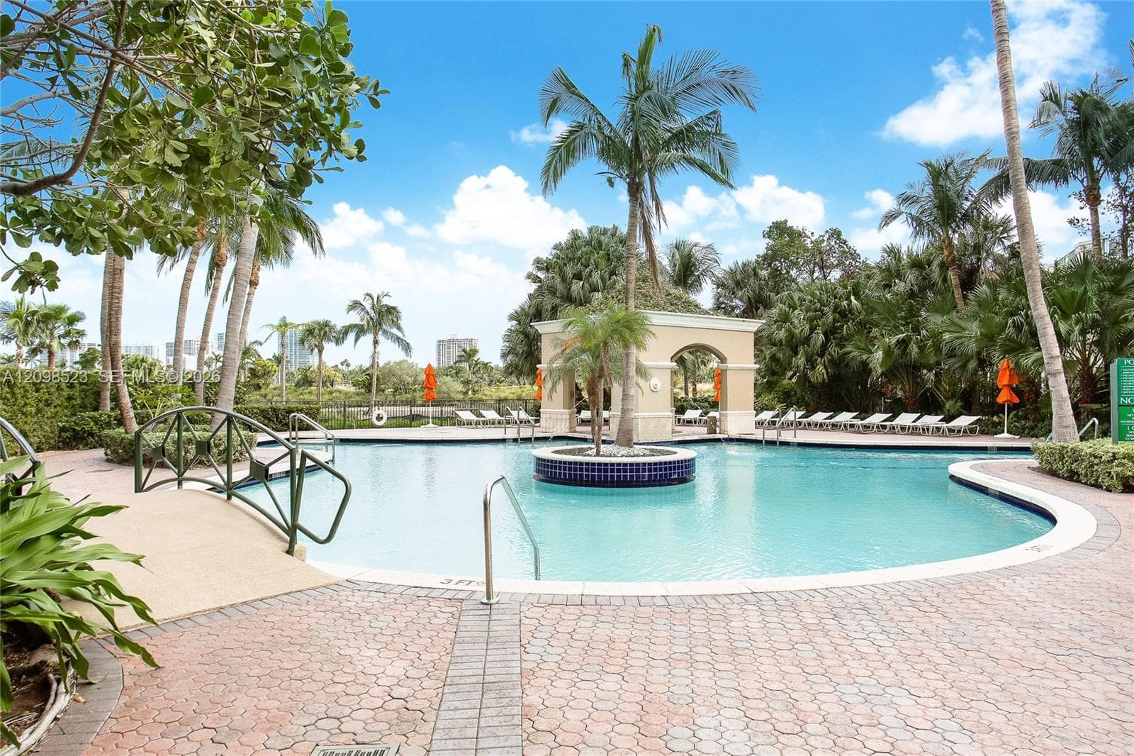 TURNBERRY ON THE GREEN · #PH-02 in Aventura - Photo 24