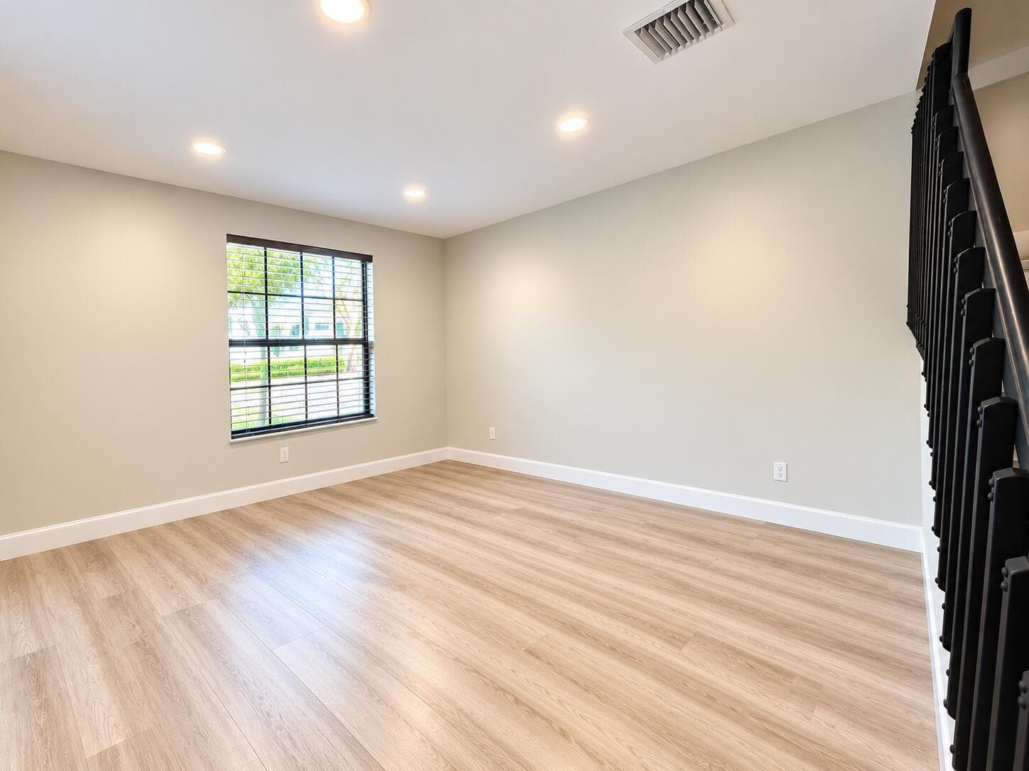 Bright Livingroom