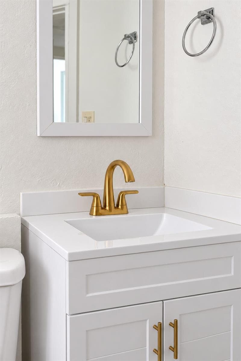 235GreenwoodGuestBath