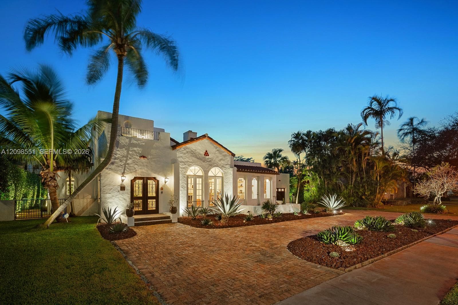 1234 S Greenway Dr photo 3