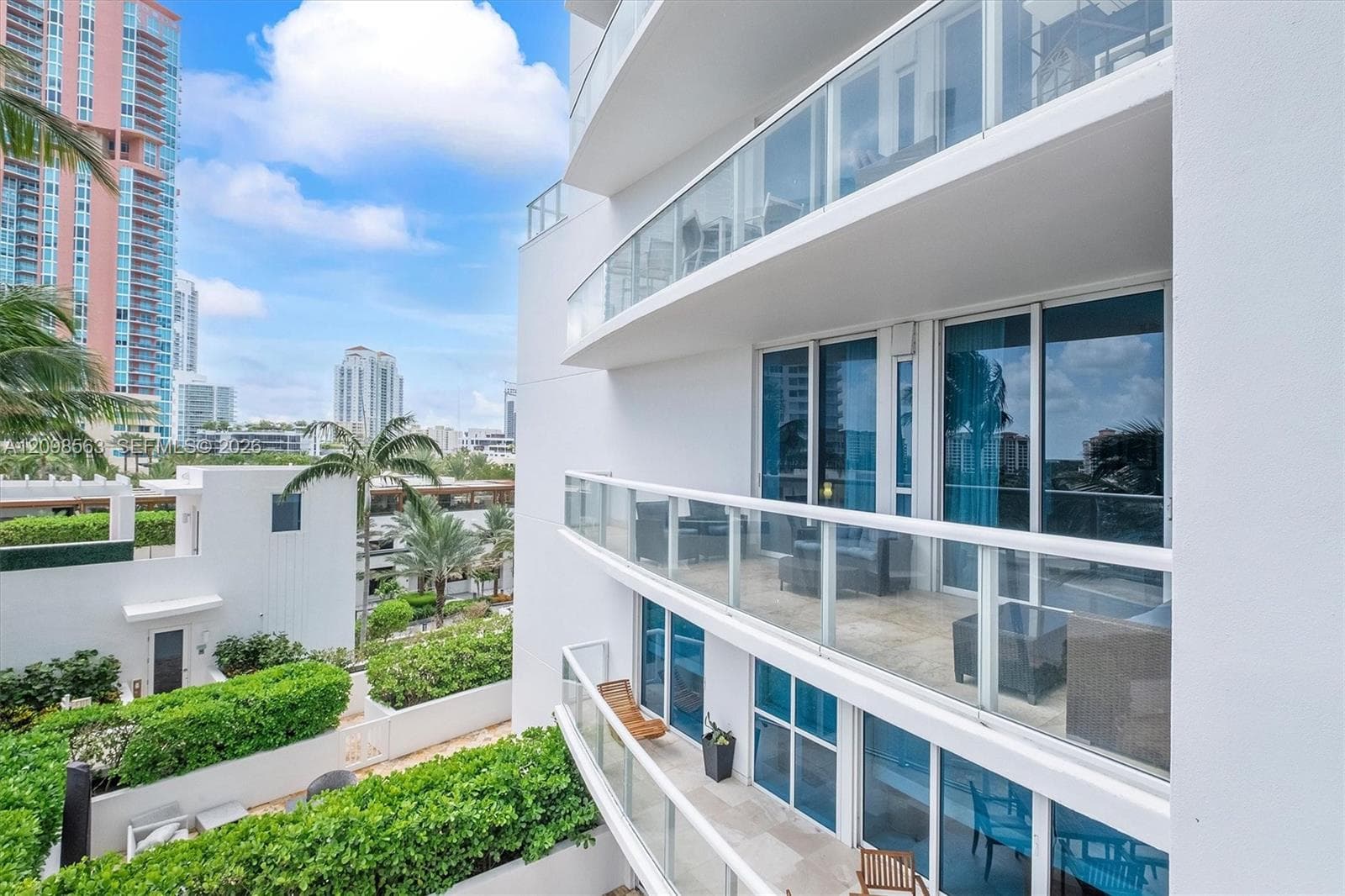 Continuum North · #704 in Miami Beach - Photo 16